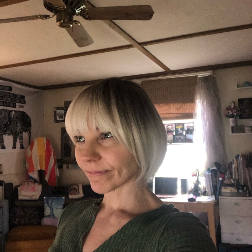 Blonde wig - Picture 6 of 8